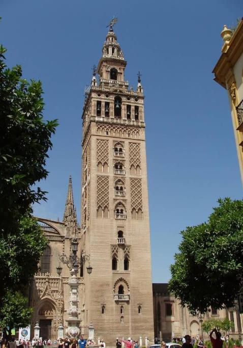 Tipico Y Pintoresco Patio De Vecinos, Con Encanto Sevilla Eksteriør bilde