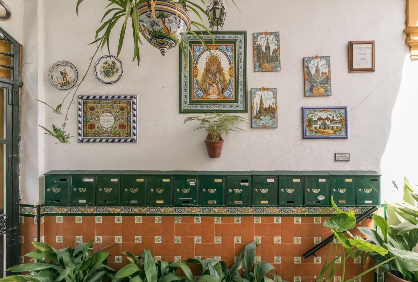 Tipico Y Pintoresco Patio De Vecinos, Con Encanto Sevilla Eksteriør bilde